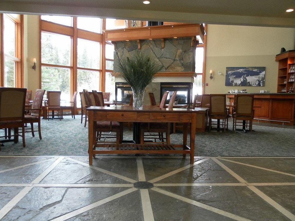 The Pinnacle Lodge Sun Peaks Zewnętrze zdjęcie