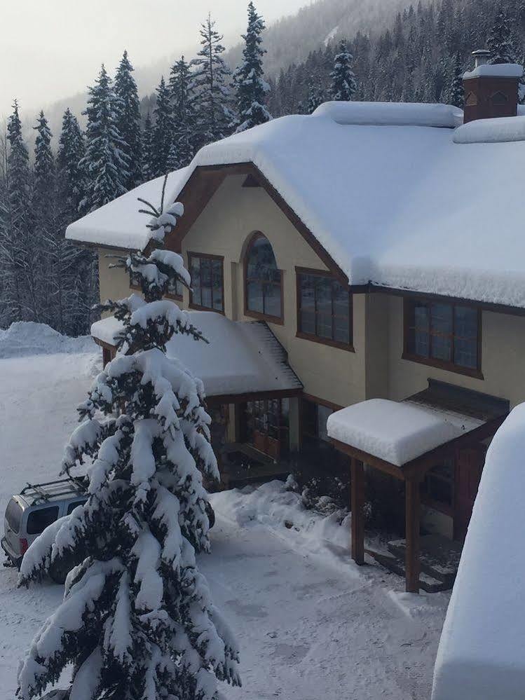 The Pinnacle Lodge Sun Peaks Zewnętrze zdjęcie