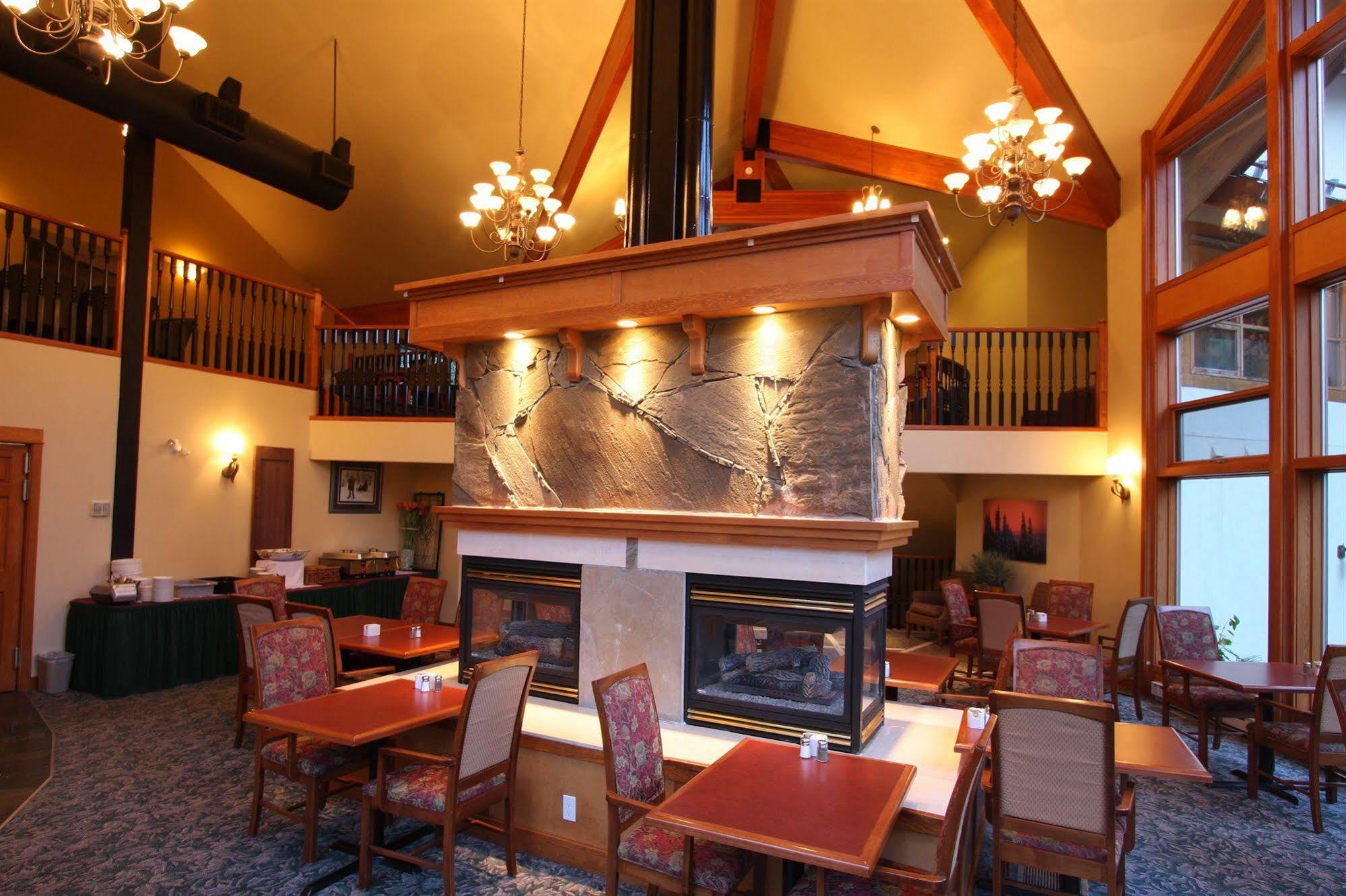 The Pinnacle Lodge Sun Peaks Zewnętrze zdjęcie